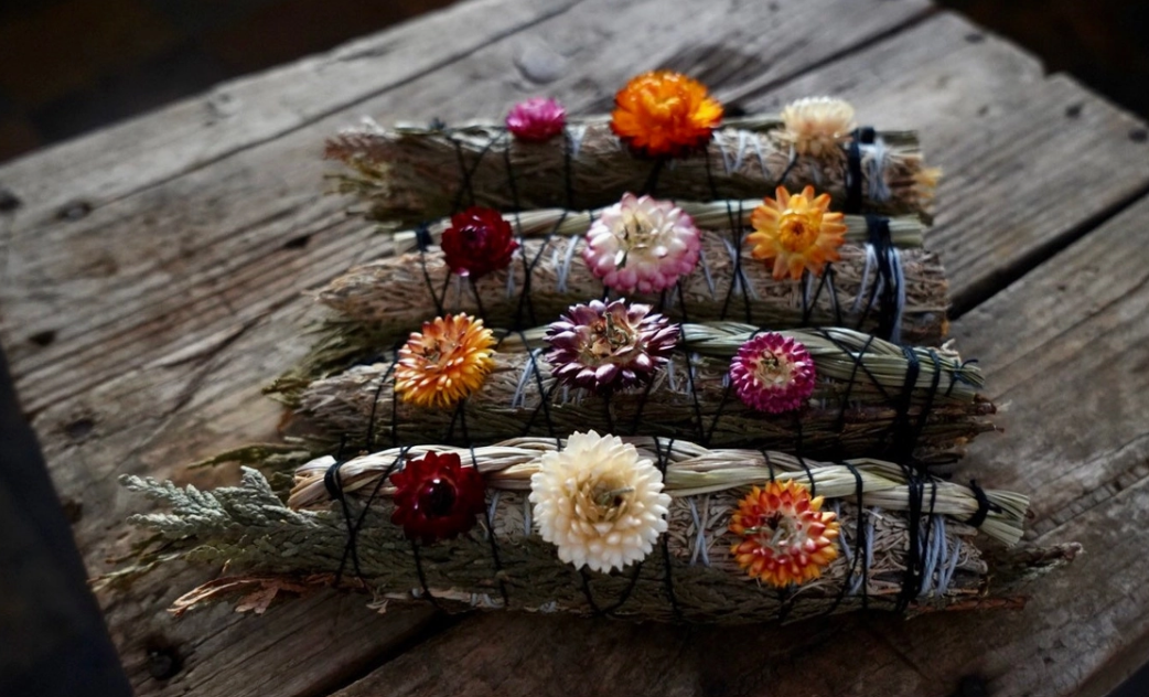 Flourish Floral Smudge Wand & Natural Incense